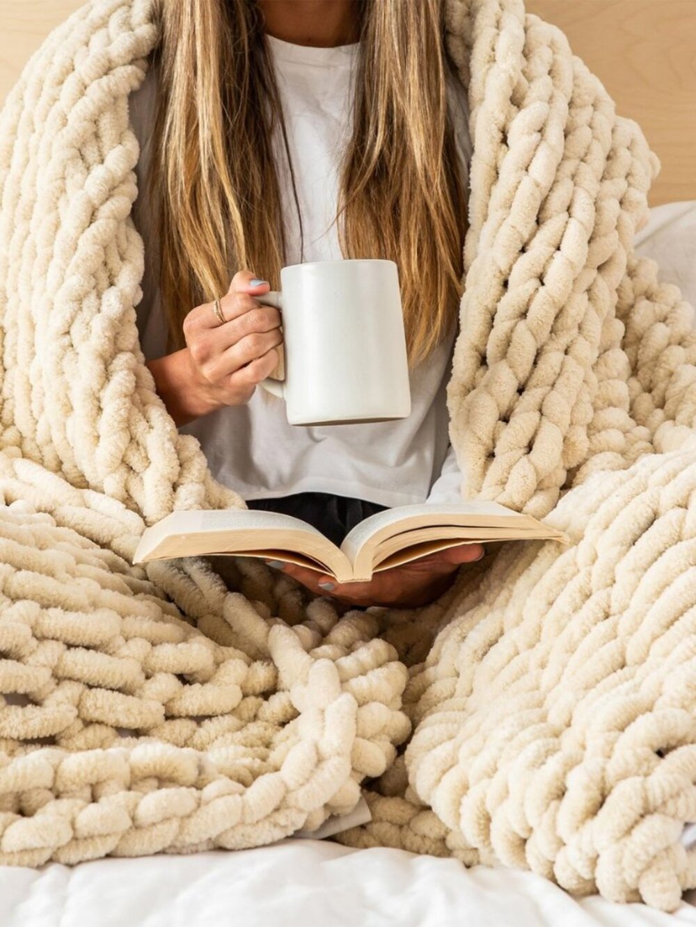 Chunky Knit Throw Blanket 50x60 in, 6 lb Buttercream Cream